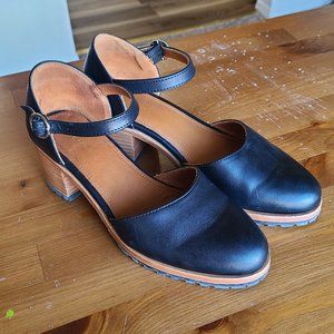 Portland Leather Patina Heeled Mary Janes US8